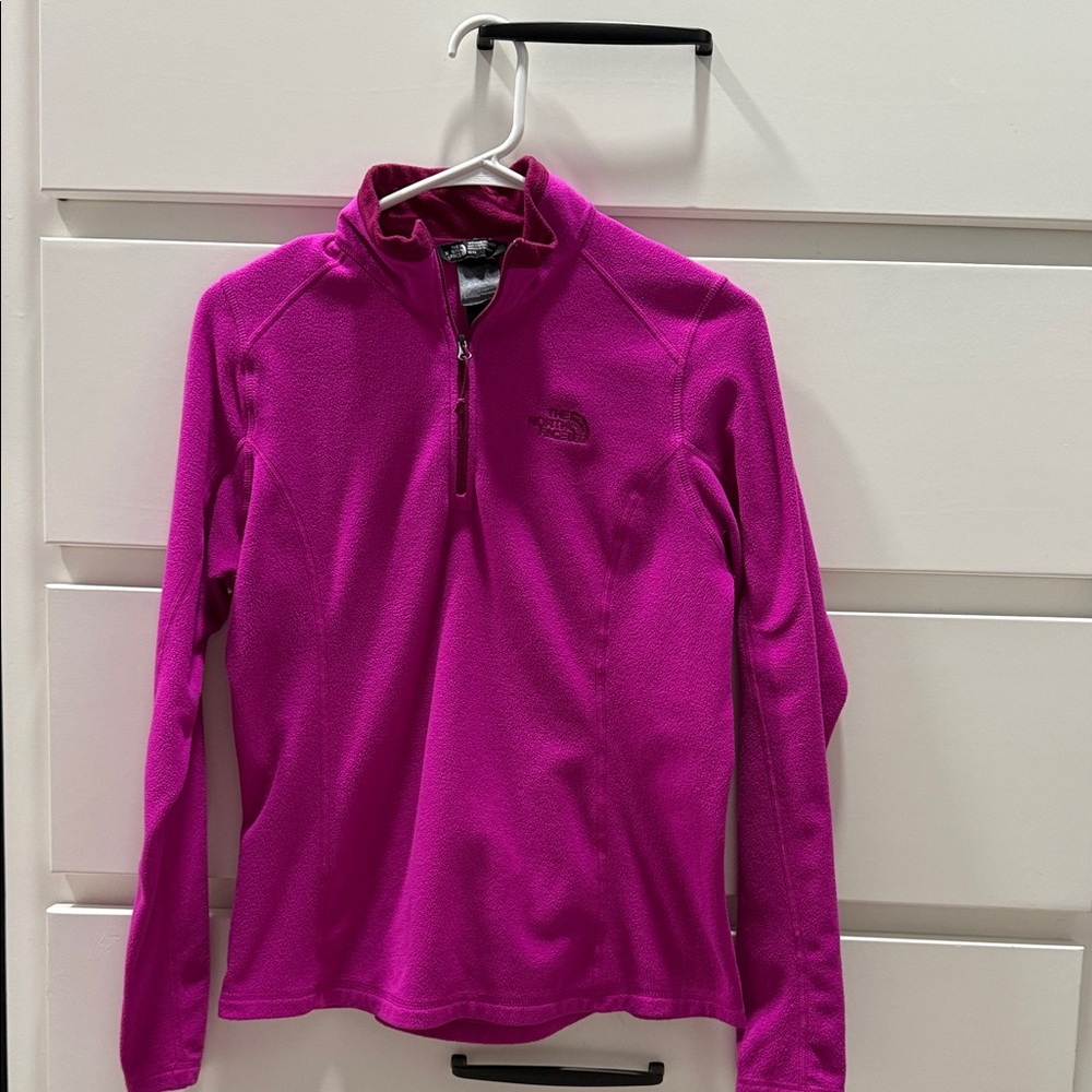The North Face Women's Vibrant Fuschia Magenta Half-Zip Fleece Pullover